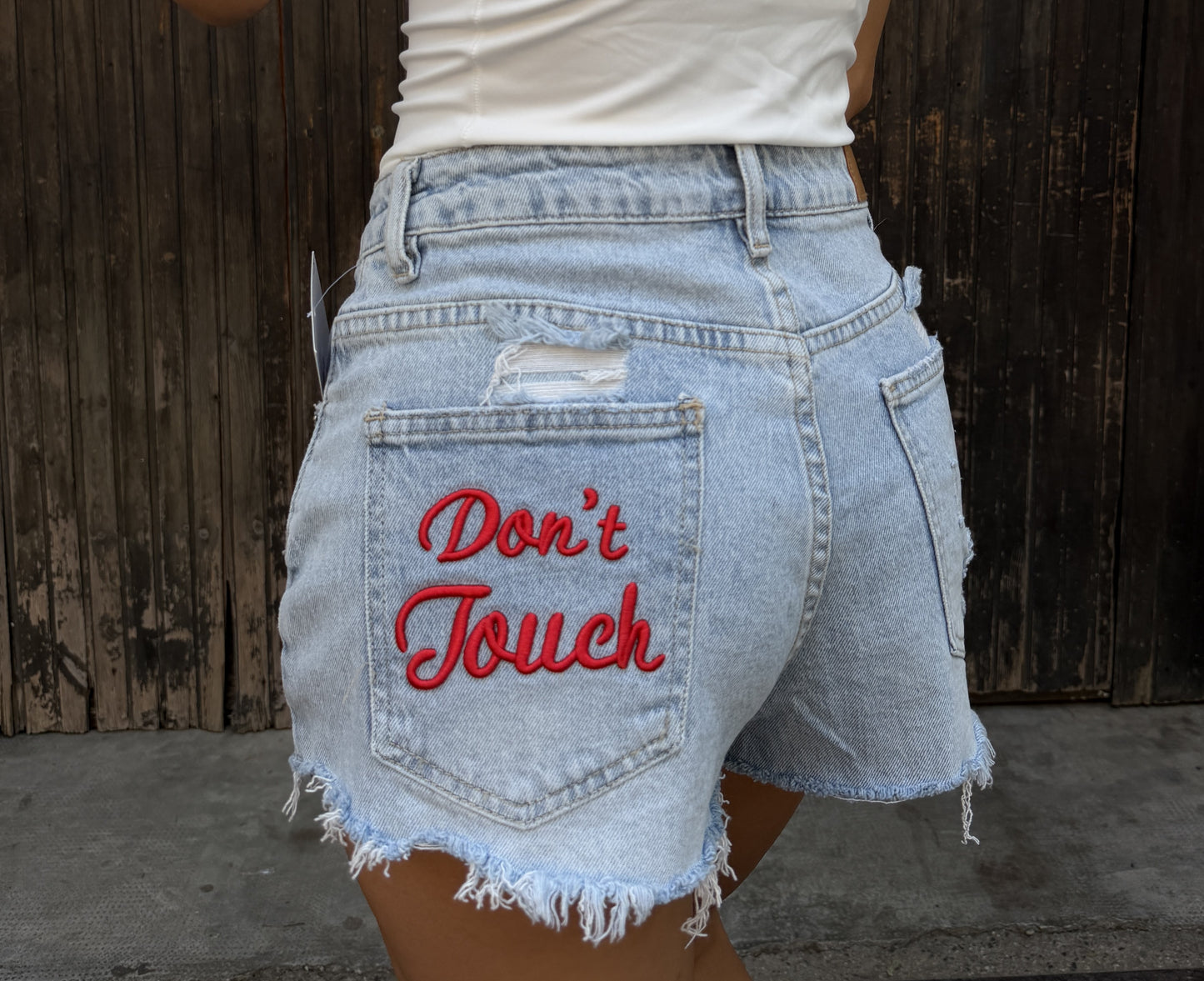 SHORTS DON'T TOUCH