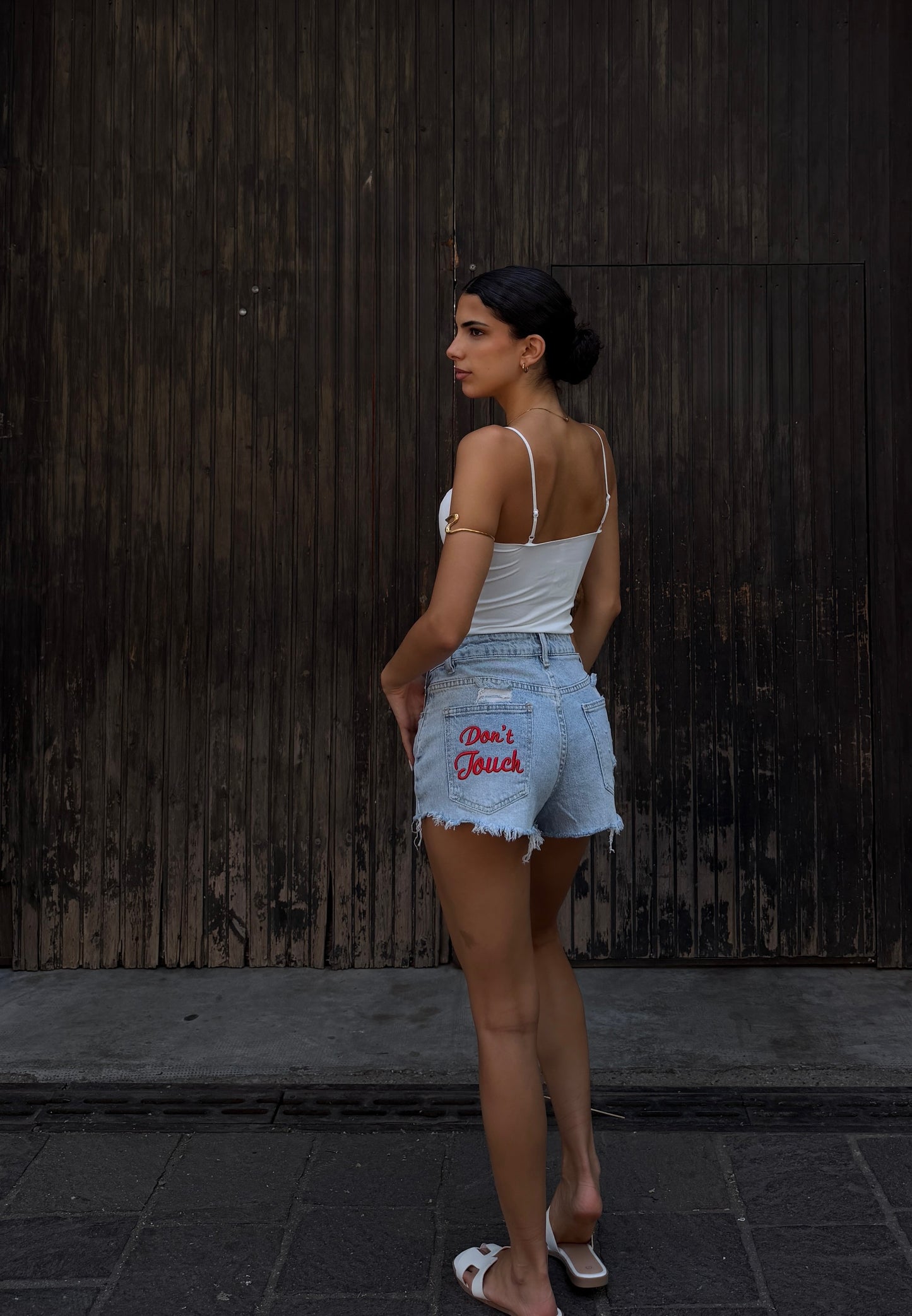SHORTS DON'T TOUCH